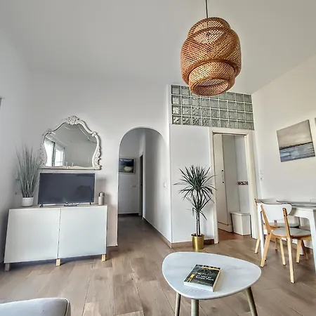 Palm Tree House Apartment *