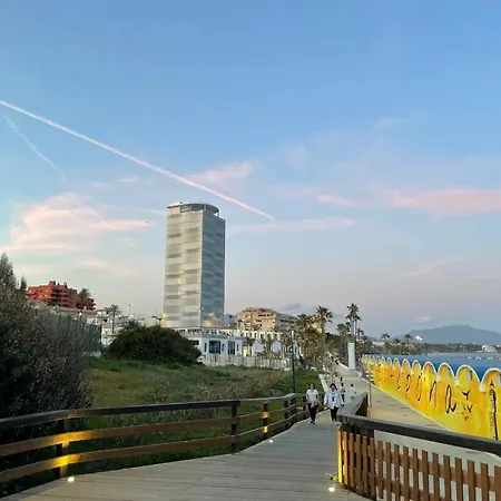 Palm Tree House 아파트 에스테포나